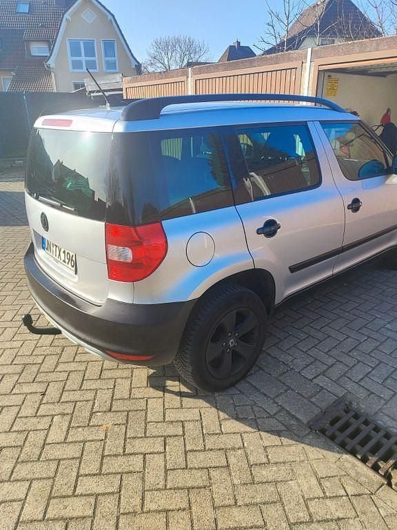 Gebraucht Skoda Yeti Plus Edition 140 PS (102 kW) 2011 Silber SUV