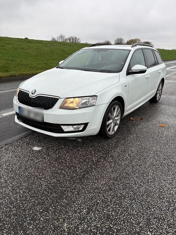 Weiß Gebraucht 2016 Skoda Octavia Kombi | 6.900 € (Superpreis) - Bild 1/4