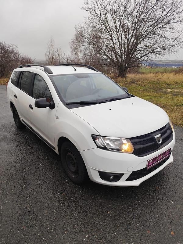 Weiß Gebraucht 2016 Dacia Logan MCV Ambiance Kombi | 2.790 € - Bild 1/4