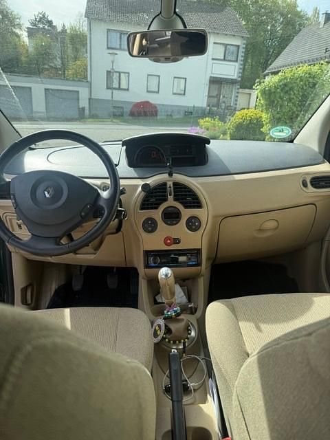 Second-hand Renault Modus 110 CP (80 kW) 2006 Verde Monovolum