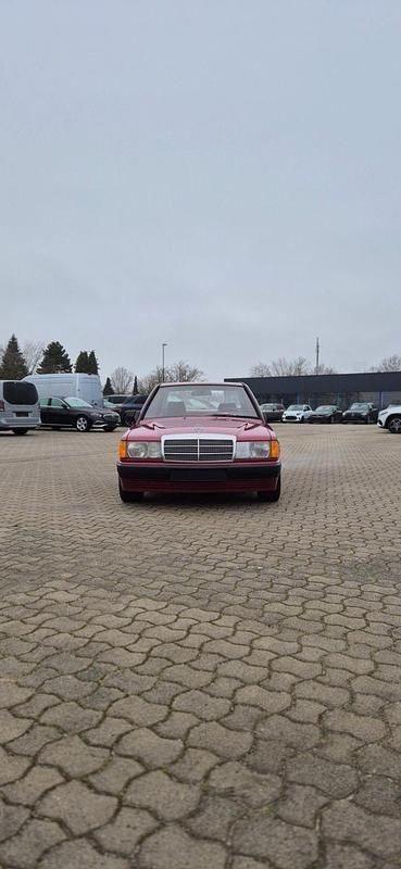 Gebraucht Mercedes 190 109 PS (80 kW) 1992 Rot Limousine