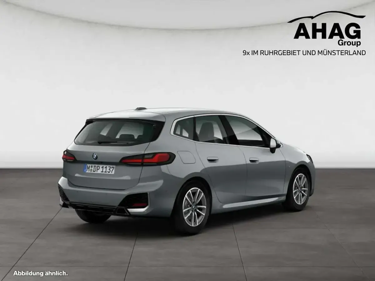 Gebraucht BMW 223 Active Tourer Efficient Dynamics 211 PS (155 kW) 2023 Skyscraper grau Van / Kleinbus