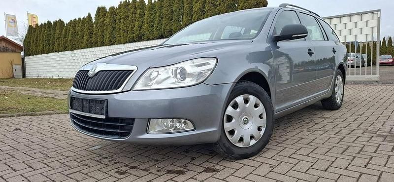 Gebraucht Skoda Octavia Fun 105 PS (77 kW) 2013 Grau Kombi