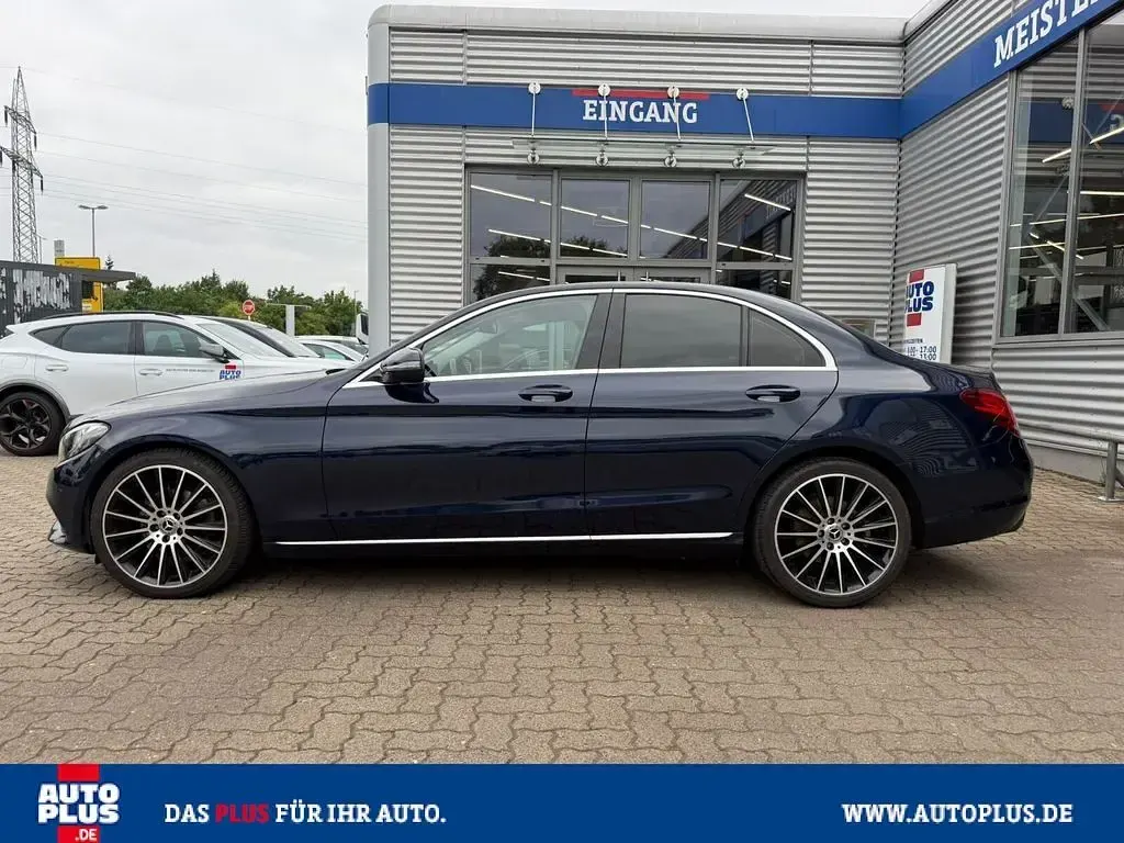 Gebraucht Mercedes C200 AMG line 136 PS (100 kW) 2018 Blau Limousine