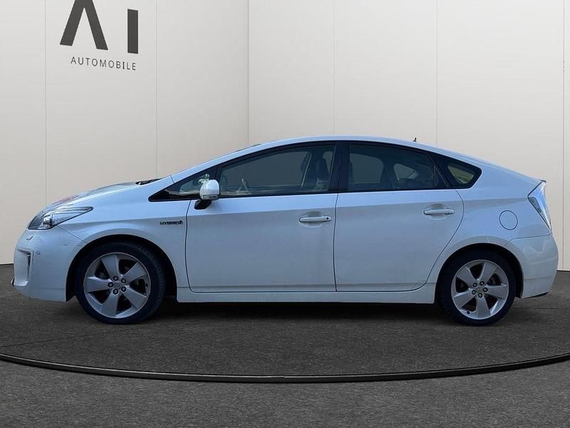 Gebraucht Toyota Prius Executive 99 PS (72 kW) 2012 Weiß Limousine