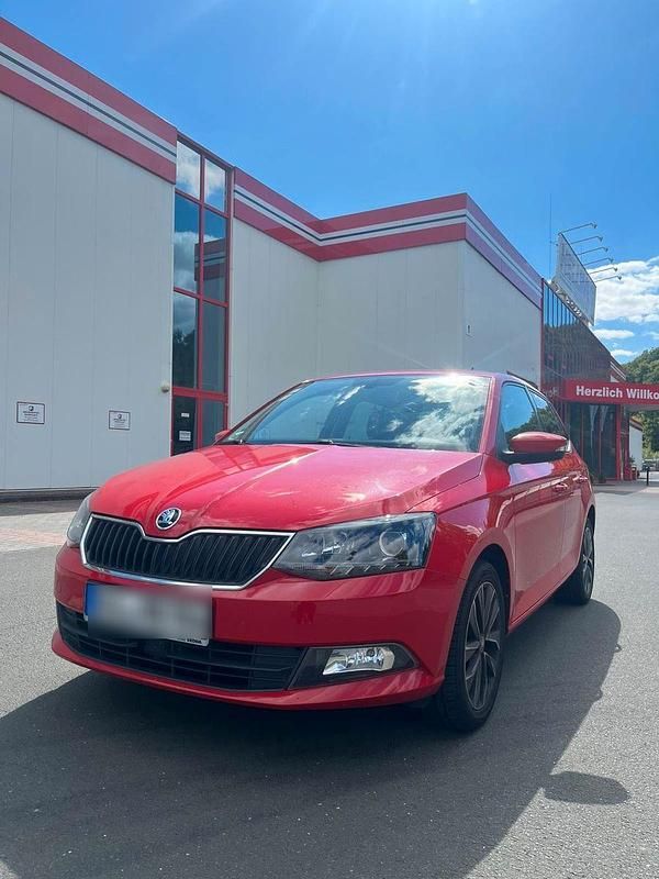 Rot Gebraucht 2016 Skoda Fabia Joy Kleinwagen | 5.990 € (Guter Preis) - Bild 1/4