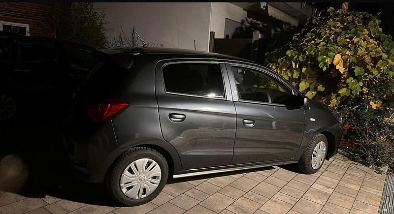 Grau Gebraucht 2025 Mitsubishi Space Star Limousine | 12.300 € (Guter Preis) - Bild 1/1