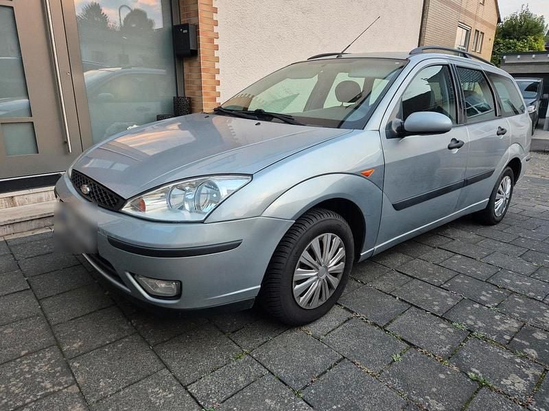 Silber Gebraucht 2004 Ford Focus Kombi | 900 € (Superpreis) - Bild 1/4