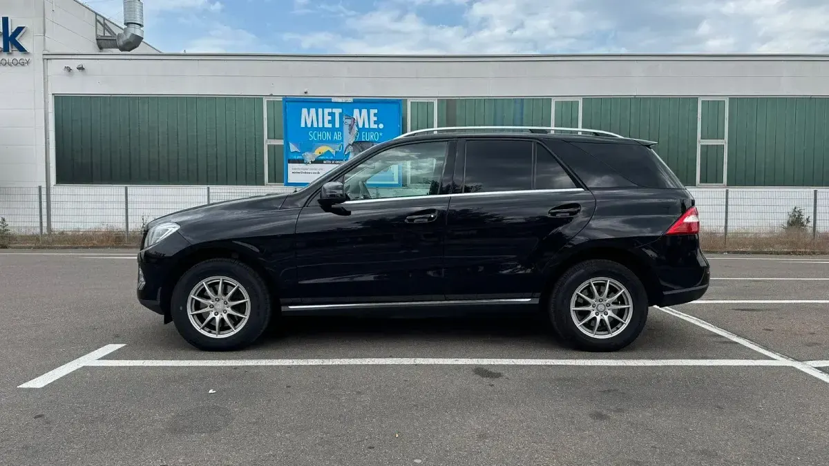 Używany Mercedes ML350 258 KM (189 kW) 2013 Czarny SUV