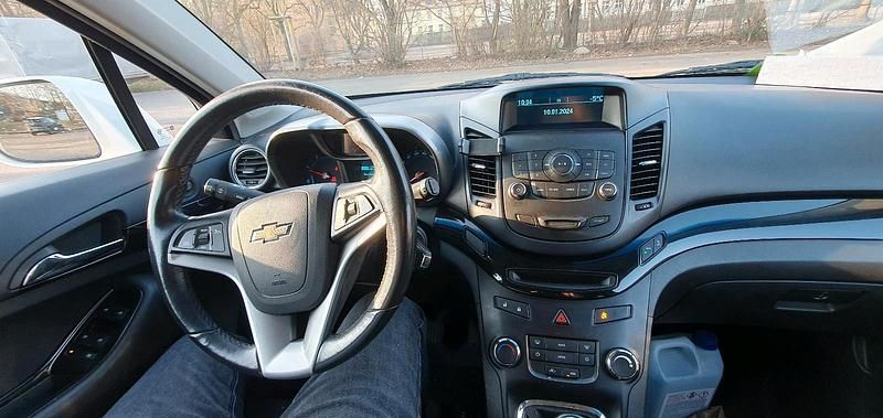 Gebraucht Chevrolet Orlando 163 PS (119 kW) 2013 Weiß Van / Kleinbus