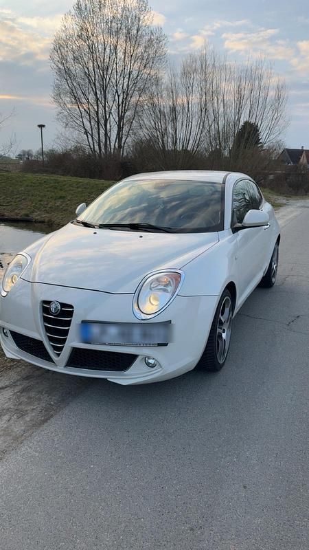 Weiß Gebraucht 2009 Alfa Romeo MiTo Kleinwagen | 4.300 € (Etwas zu teuer) - Bild 1/4