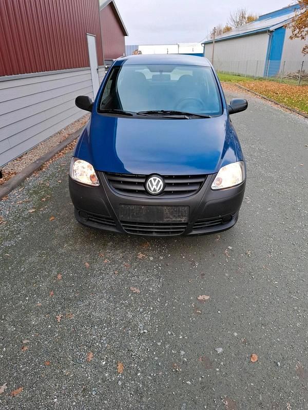 Blau Gebraucht 2006 VW Fox Kleinwagen | 1.600 € (Fairer Preis) - Bild 1/4
