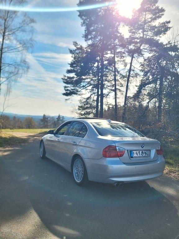 Gebraucht BMW 330 258 PS (189 kW) 2006 Silber Limousine