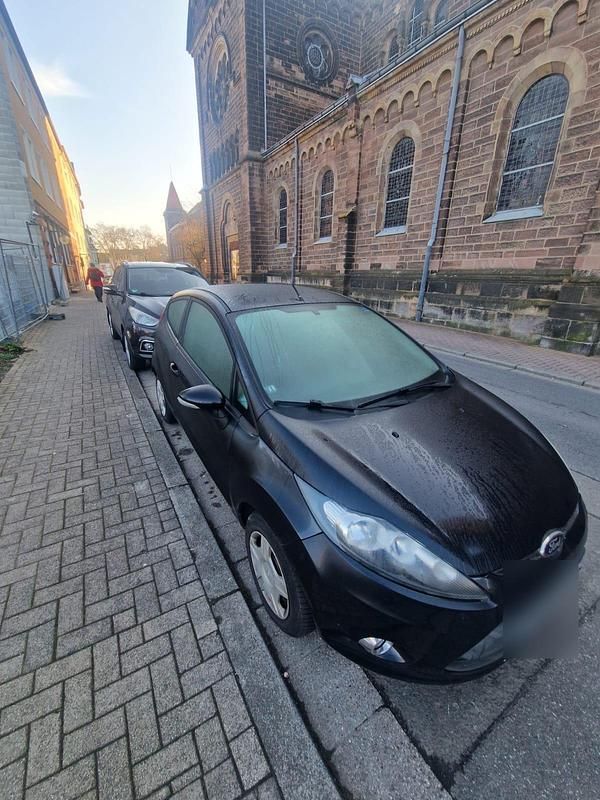 Gebraucht Ford Fiesta 60 PS (44 kW) 2012 Schwarz Kleinwagen
