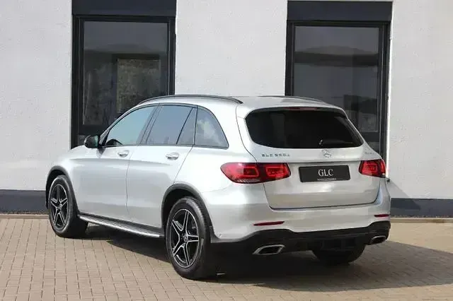 Gebraucht Mercedes GLC220 AMG 306 PS (225 kW) 2021 Silber SUV