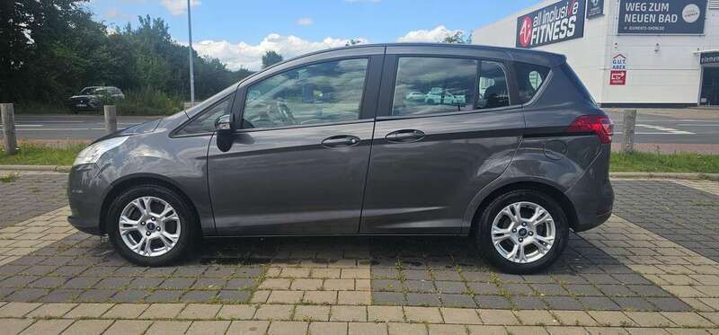 Grau Gebraucht 2016 Ford B-MAX Ambiente Van / Kleinbus | 4.450 € (Fairer Preis) - Bild 1/4