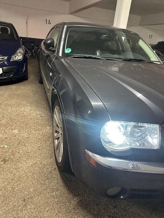 Gebraucht Chrysler 300C 218 PS (160 kW) 2010 Grau Limousine