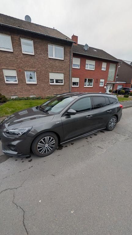 Gebraucht Ford Focus ST-Line 182 PS (133 kW) 2019 Grau Limousine