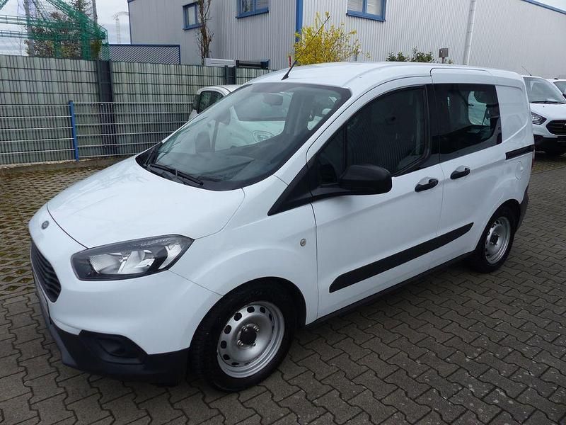 Gebraucht Ford Courier 101 PS (74 kW) 2020 Weiß Van / Kleinbus