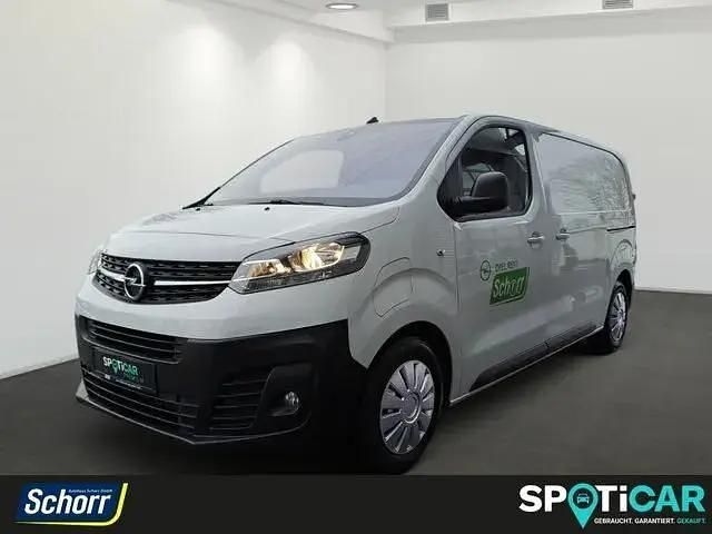 Kaolin weiß Gebraucht 2023 Opel Vivaro-e Combi Van | 37.900 € (Teuer) - Bild 1/4
