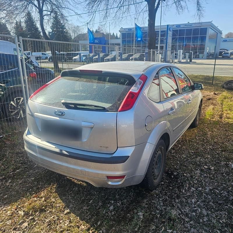 Gebraucht Ford Focus 100 PS (73 kW) 2007 Silber Kleinwagen