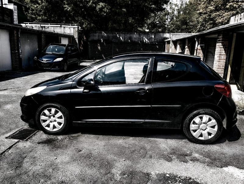 Schwarz Gebraucht 2006 Peugeot 207 Kleinwagen | 1.699 € (Etwas zu teuer) - Bild 1/4