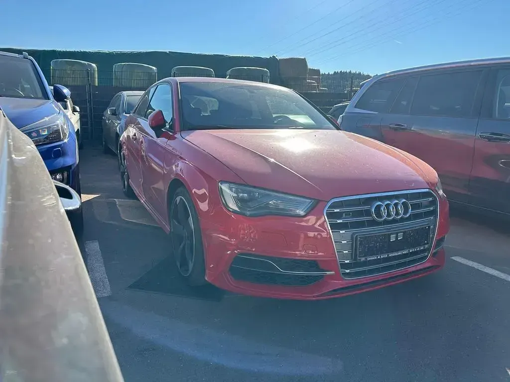 Gebraucht Audi S3 Sport 300 PS (220 kW) 2015 Rot Limousine