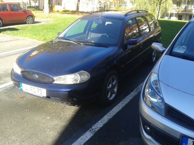 Gebraucht Ford Mondeo 116 PS (85 kW) 2001 Blau Kombi