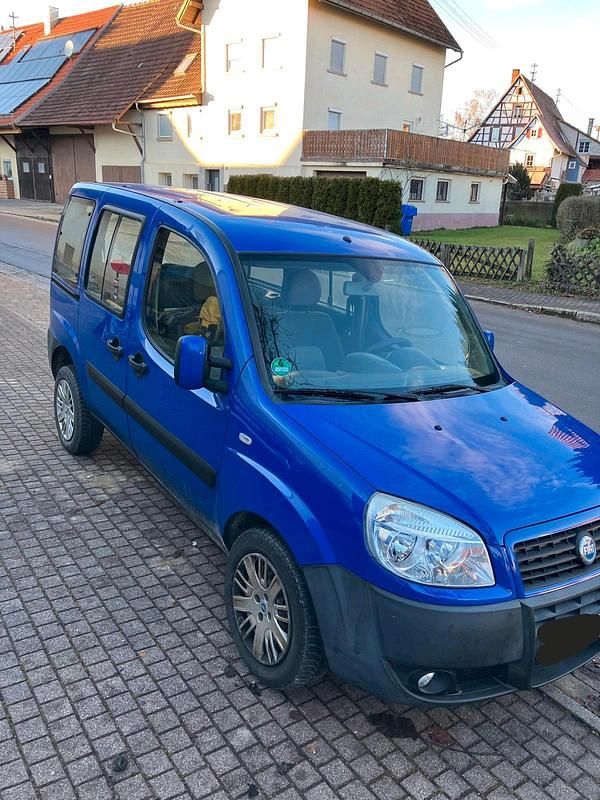Blau Gebraucht 2006 Fiat Doblò Van / Kleinbus | 800 € (Superpreis) - Bild 1/4