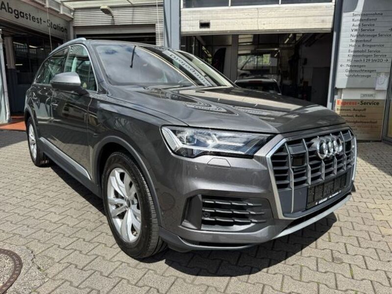 Samuraigrau metallic (metallic) Gebraucht 2021 Audi Q7 Comfort SUV | 49.650 € (Guter Preis) - Bild 1/3