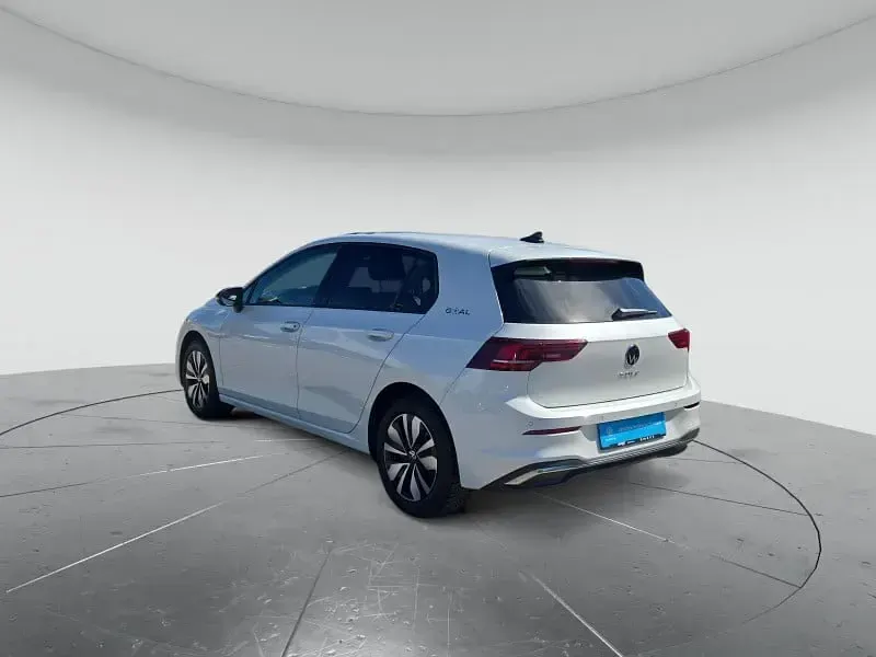 Gebraucht VW Golf VIII Goal 150 PS (110 kW) 2025 Oryxweiß perlmutteffekt Limousine
