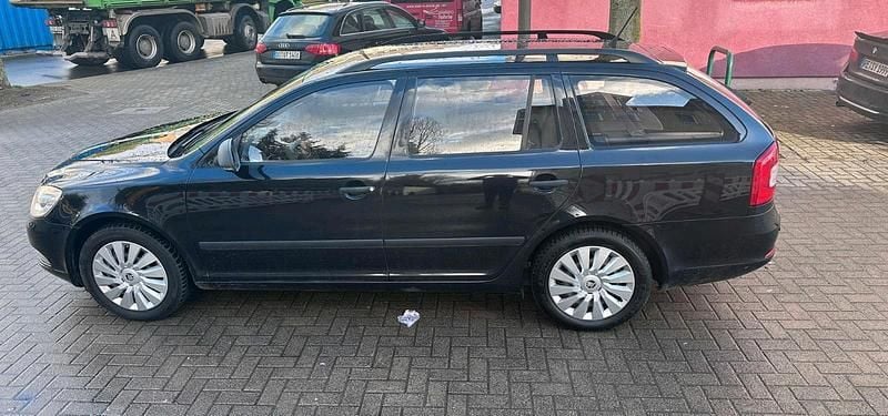 Gebraucht Skoda Octavia 105 PS (77 kW) 2013 Schwarz Kombi
