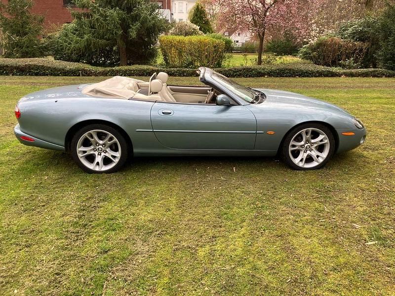 Occasion Jaguar XK8 298 ch (219 kW) 2003 Bleue Cabriolet