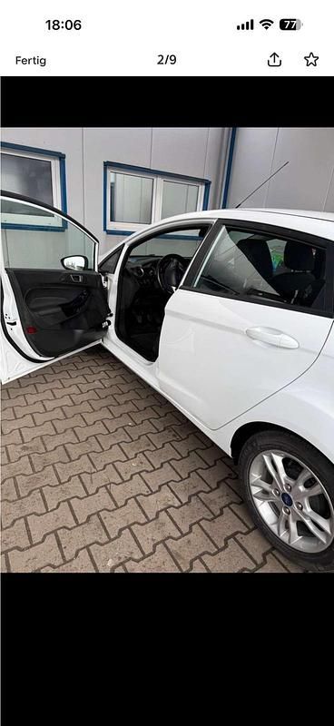Gebraucht Ford Fiesta SYNC Edition 82 PS (60 kW) 2015 Weiß Kleinwagen