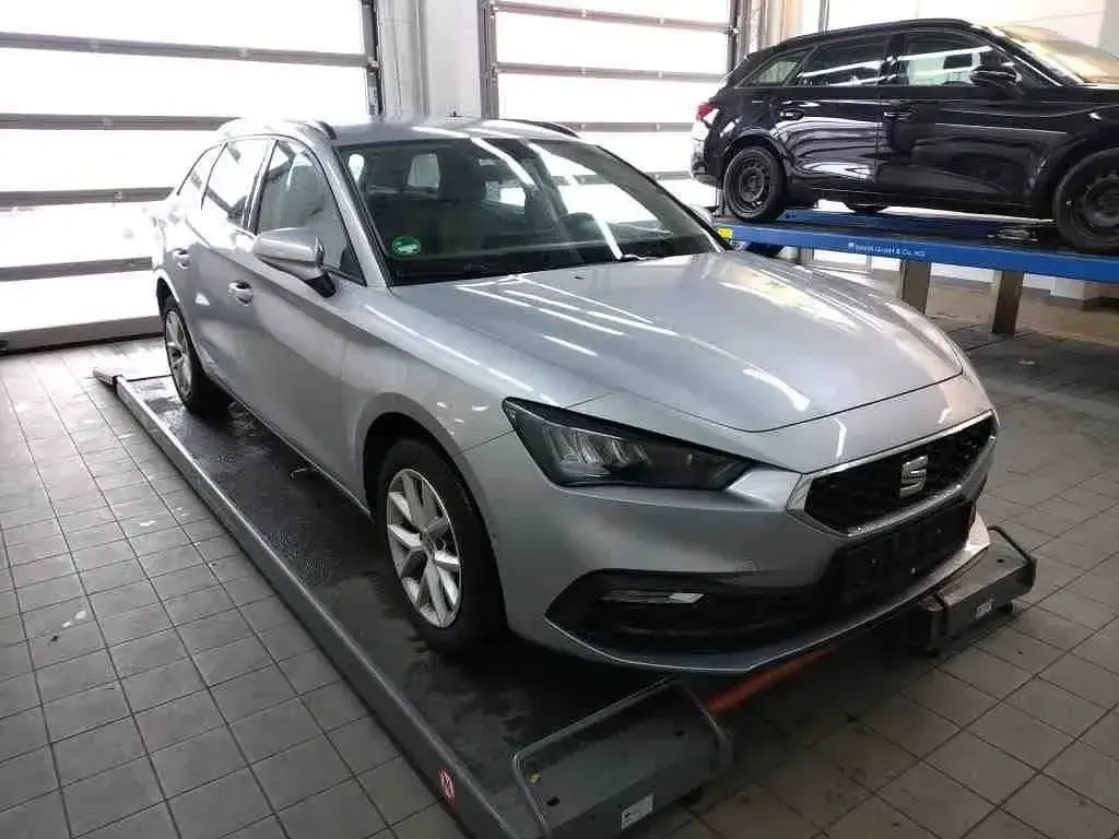 Second-hand Seat Leon ST Style 150 CP (110 kW) 2024 Argintiu Break