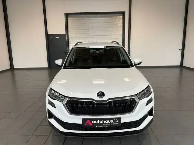 Gebraucht Skoda Karoq Tour 150 PS (110 kW) 2023 Weiß SUV