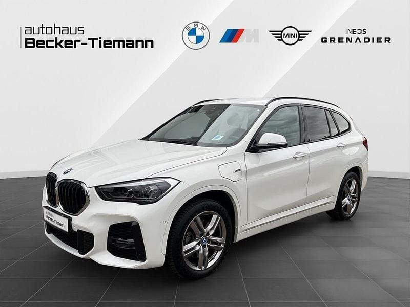 Alpinweiß uni Gebraucht 2022 BMW X1 M Sport SUV | 26.412 € (Guter Preis) - Bild 1/4