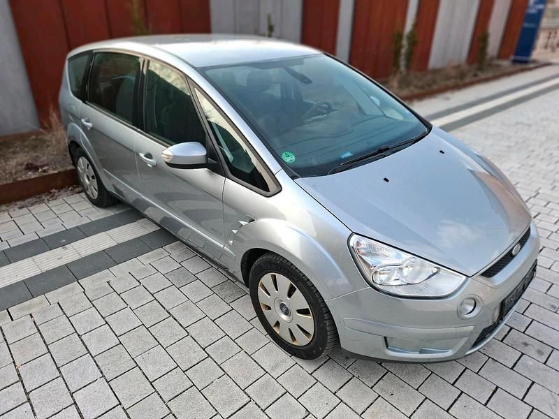 Gebraucht Ford S-MAX Titanium 140 PS (102 kW) 2007 Silber Van / Kleinbus