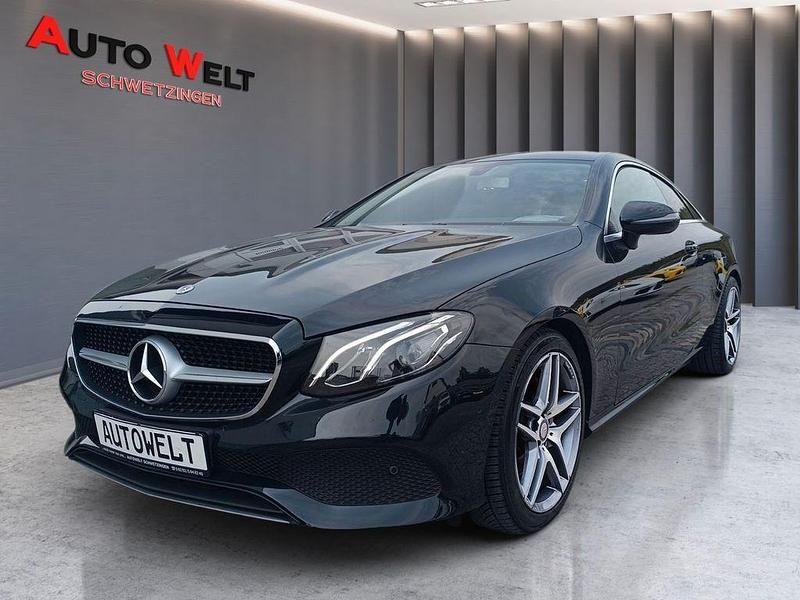 Grün Gebraucht 2019 Mercedes E200 Coupé | 31.990 € (Fairer Preis) - Bild 1/4