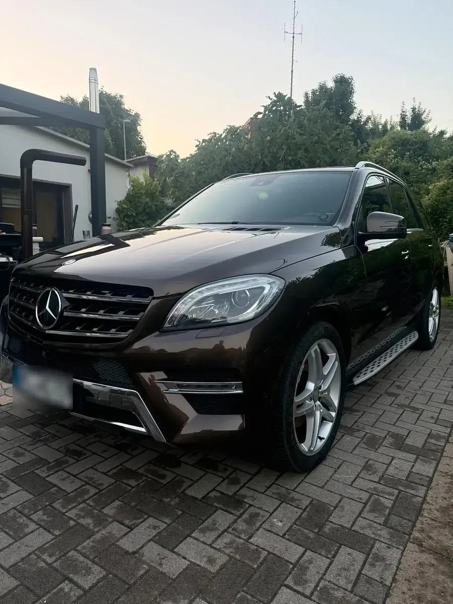 Gebraucht Mercedes ML350 270 PS (198 kW) 2013 Braun SUV