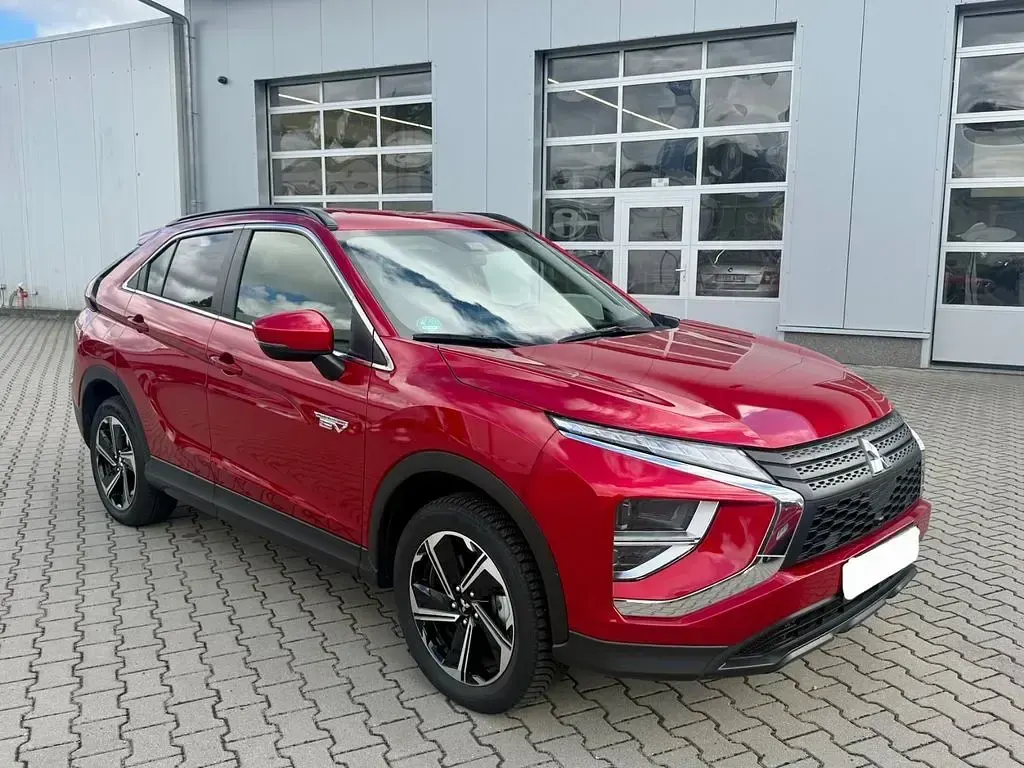 Gebraucht Mitsubishi Eclipse Cross Basis 188 PS (138 kW) 2025 Rot SUV