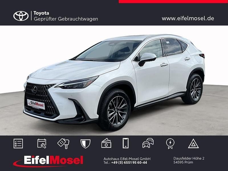 Weiß Gebraucht 2025 Lexus NX450h+ E-FOUR SUV | 59.960 € (Fairer Preis) - Bild 1/4