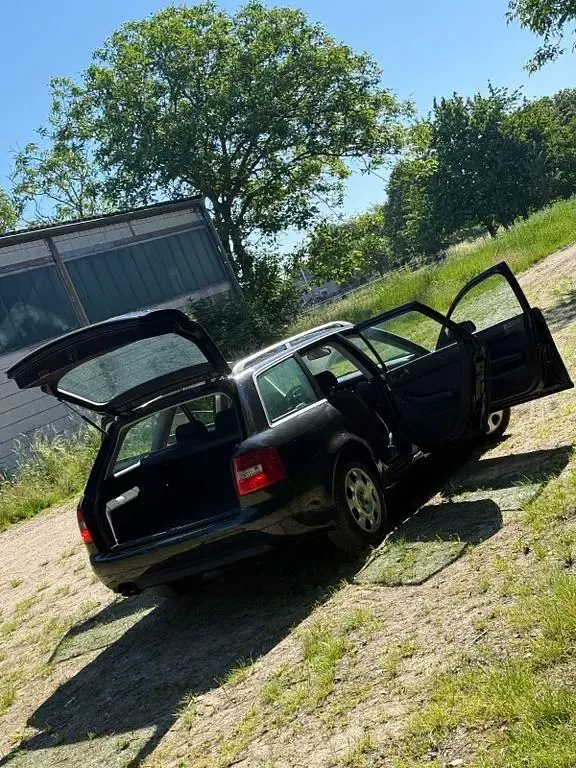 Gebraucht Audi A6 163 PS (119 kW) 2004 Schwarz Kombi