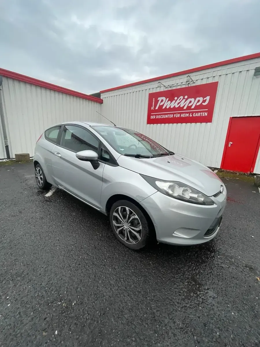 Gebraucht Ford Fiesta 2009 Silber Kleinwagen