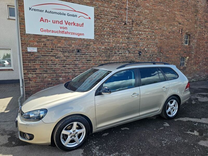 Moon rock silver metallic Gebraucht 2012 VW Golf VI Match Kombi | 3.990 € (Fairer Preis) - Bild 1/4