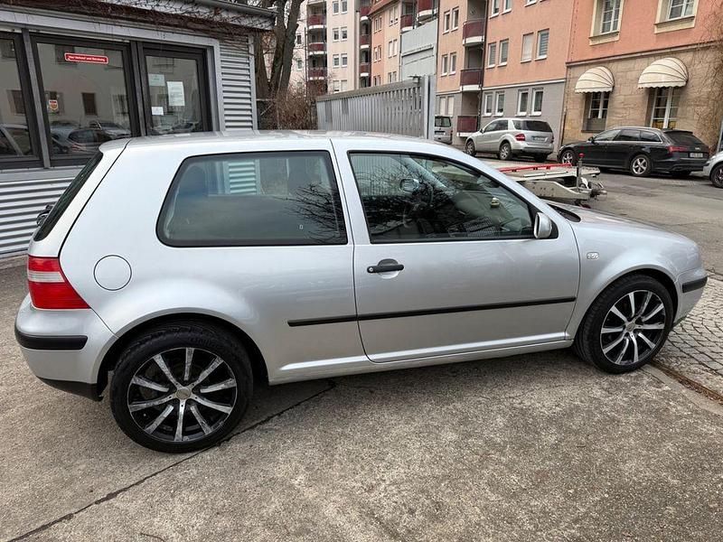 Gebraucht VW Golf IV 75 PS (55 kW) 2002 Grau Limousine