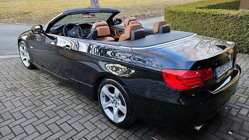 Gebraucht BMW 318 Cabriolet 143 PS (105 kW) 2012 Schwarz Cabrio