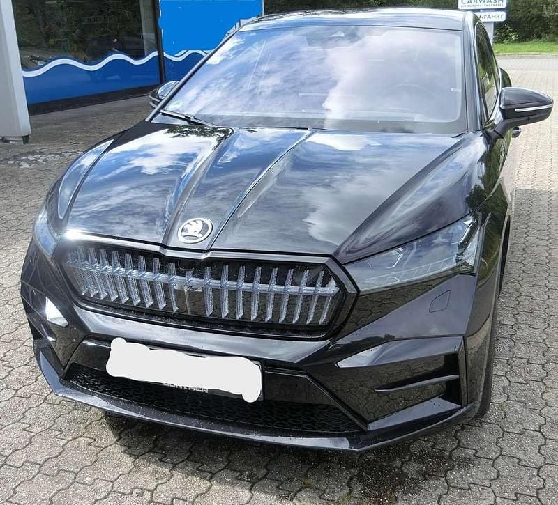 Schwarz Gebraucht 2022 Skoda Enyaq iV RS SUV | 35.000 € (Superpreis) - Bild 1/4