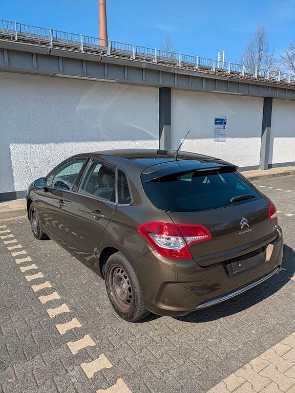 Gebraucht Citroën C4 SELECTION 120 PS (88 kW) 2014 Braun Limousine