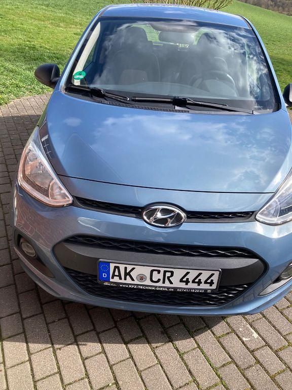 Gebraucht Hyundai i10 Classic 67 PS (49 kW) 2015 Blau Kleinwagen